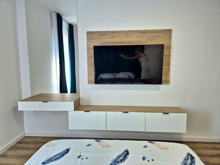 Apartament cu 2 camere semidecomandat în Olteni