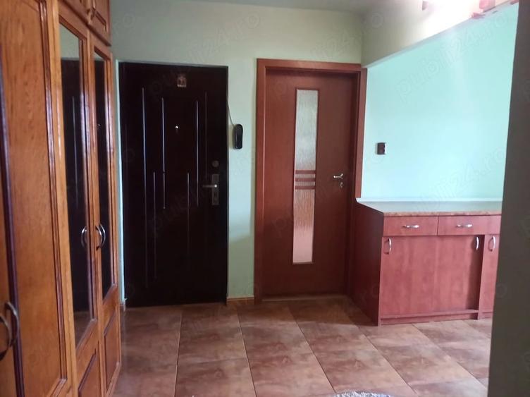 Apartament cu 2 camere decomandat în Girocului