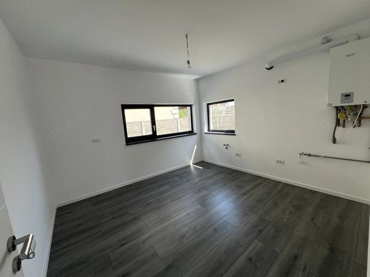 Casă cu 5 camere cu Teren 300 Mp în Chișoda
