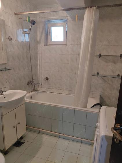 Garsonieră decomandată în Micro 21