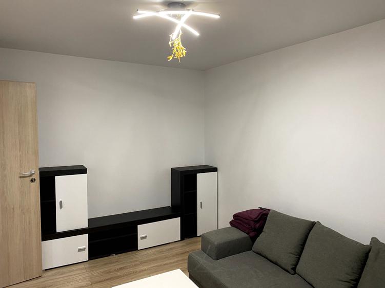 Apartament cu 2 camere decomandat în Drumul Taberei