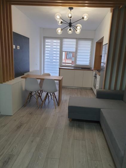 Apartament cu 2 camere decomandat în Central