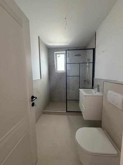 Apartament cu 2 camere semidecomandat în Florești
