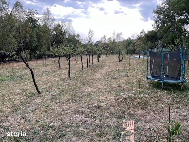 Casă cu 2 camere cu Teren 3000 Mp în Vaideeni