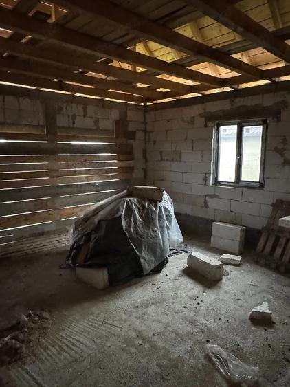Casă cu Teren 1176 Mp în Horia