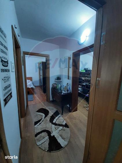 Apartament cu 2 camere, mobilat în Central