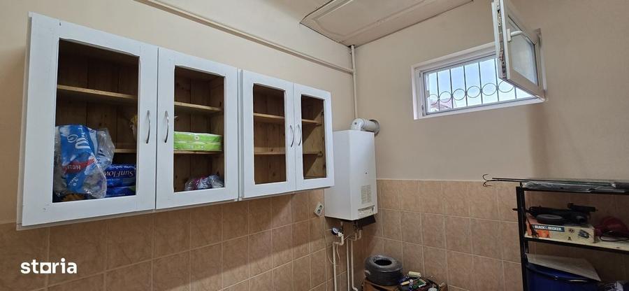 Casă cu 3 camere în Central