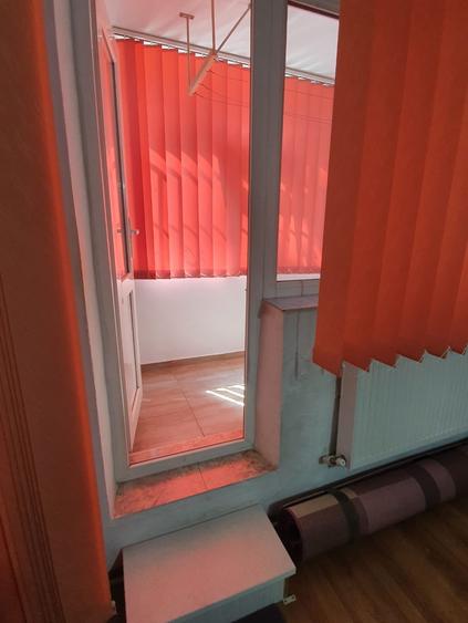 Apartament cu 2 camere decomandat în CET