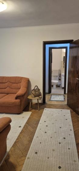 Apartament cu 2 camere semidecomandat în Basarabia