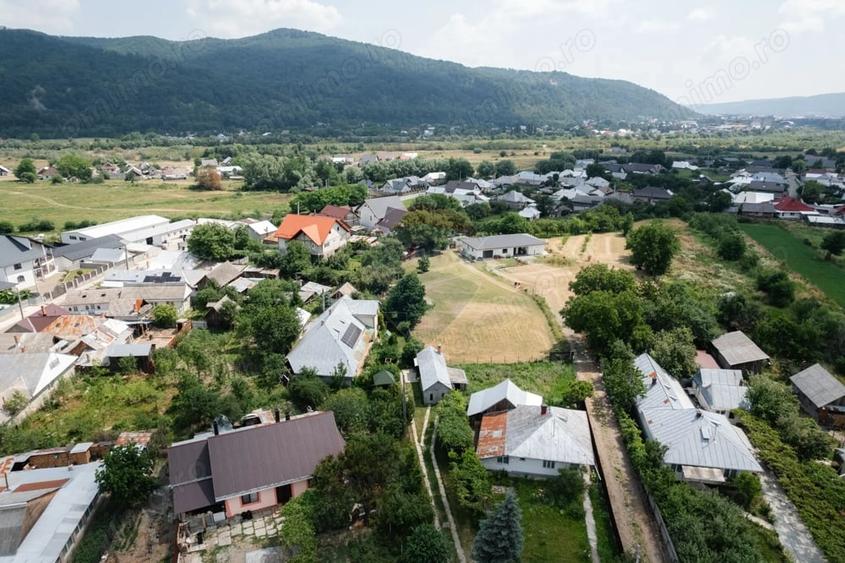 Casă cu 5 camere cu Teren 4242 Mp în Vânători-Neamț