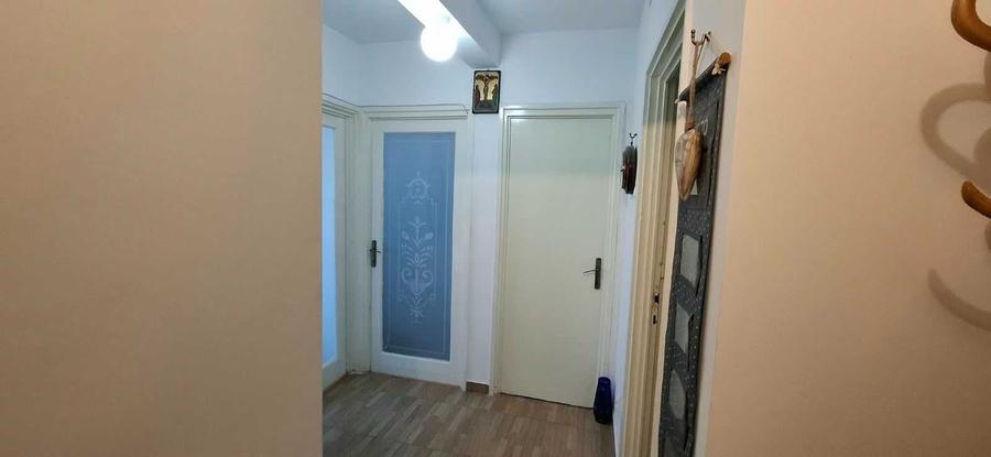 Apartament cu 2 camere decomandat în Eroii Revoluției