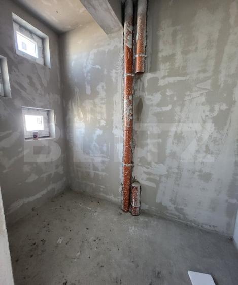Duplex cu 4 camere cu Canalizare în Florești
