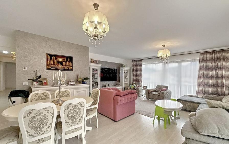 Apartament cu 4 camere decomandat, mobilat în Noua