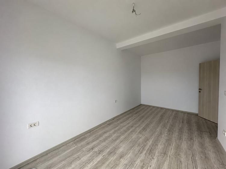 Duplex cu 5 camere cu Canalizare în Moșnița Nouă