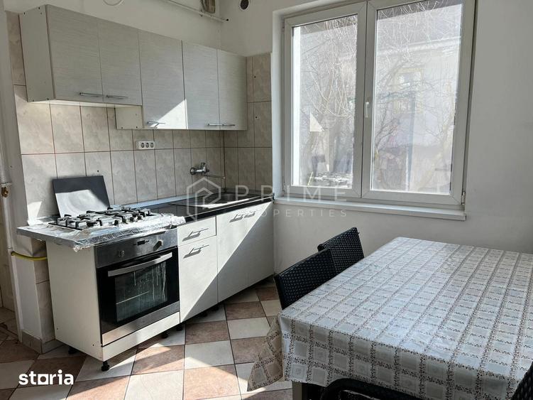 Casă cu 4 camere cu Teren 2000 Mp în Corunca