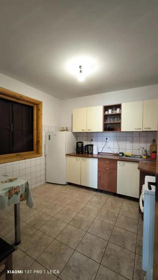Casă cu 6 camere în Eșelnița