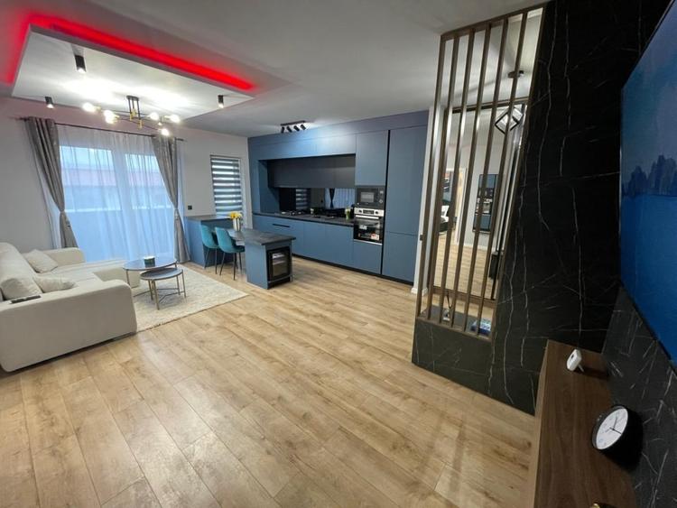 Apartament cu 2 camere semidecomandat, mobilat în Florești