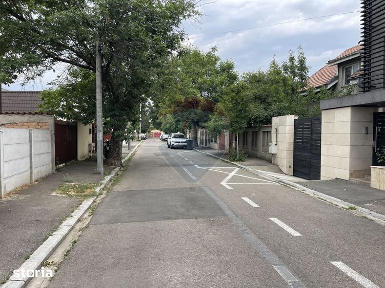 Casă cu 5 camere cu Teren 373 Mp în Dămăroaia