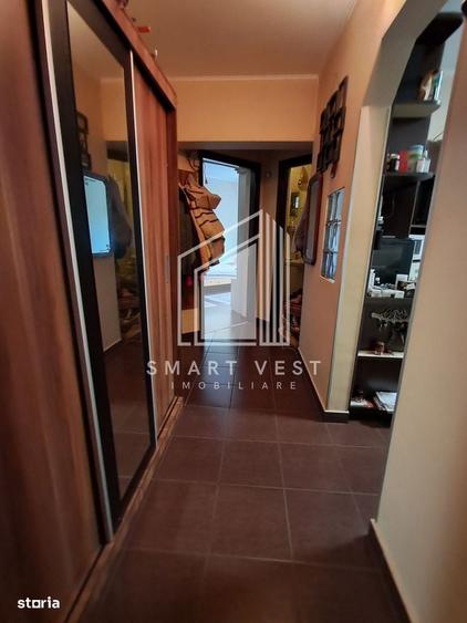 Apartament cu 3 camere semidecomandat în Micro 16