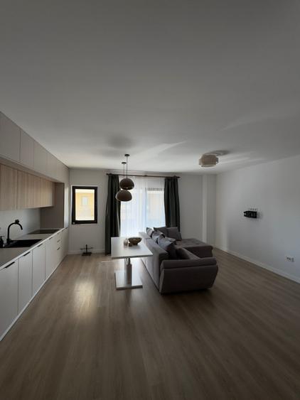 Apartament cu 2 camere semidecomandat în Florești