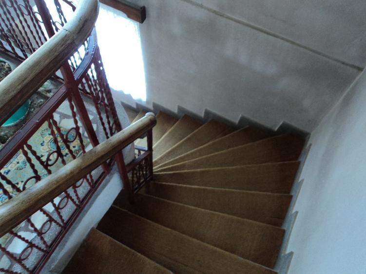 Duplex cu 4 camere cu Canalizare în Lenin Sud