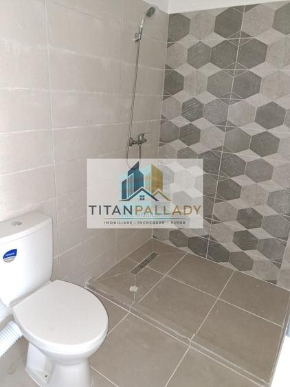 Apartament cu 4 camere decomandat în Titan