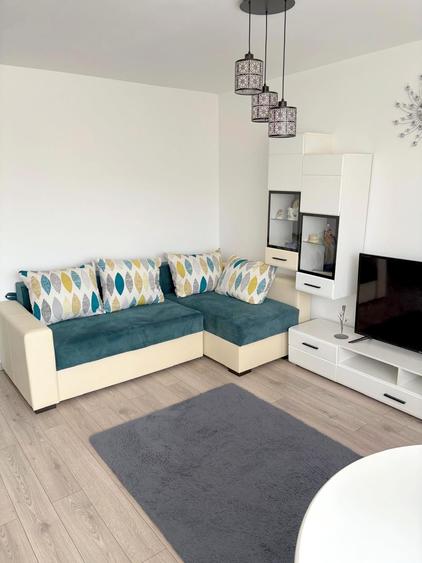 Apartament cu 2 camere semidecomandat în Florești