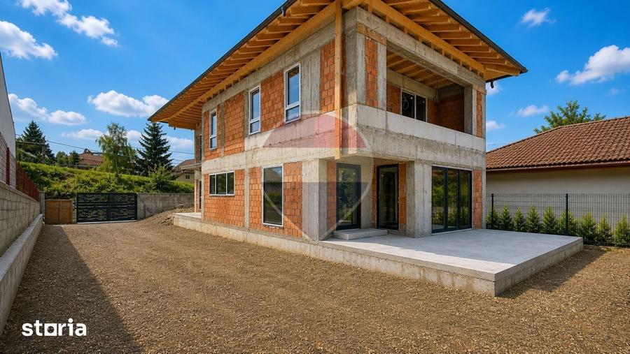 Casă cu 4 camere cu Teren 350 Mp în Dârste