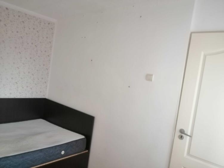 Apartament cu 3 camere semidecomandat în Sud