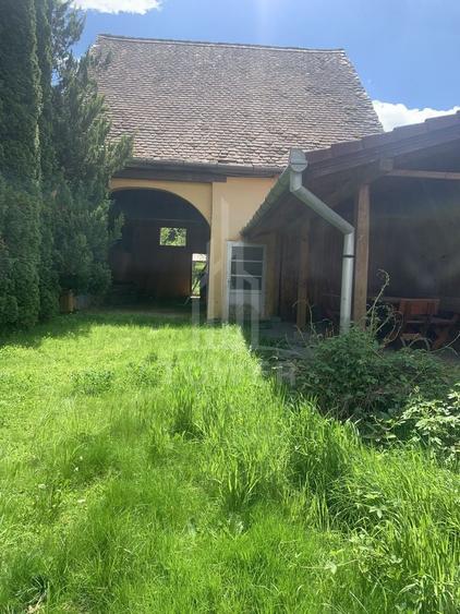 Casă individuală cu 11 camere cu Canalizare în Cisnădioara