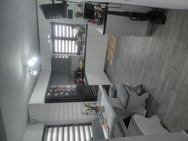 Casă cu 5 camere cu Teren 650 Mp în Albota