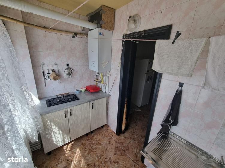 Apartament cu 2 camere decomandat în Far