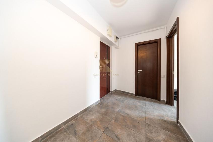 Apartament cu 3 camere semidecomandat în Gării