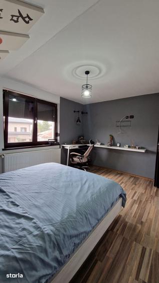 Casă cu 5 camere cu Teren 477.53 Mp în Berceni