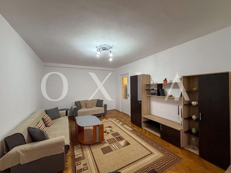 Apartament cu 3 camere decomandat, mobilat în Dacia