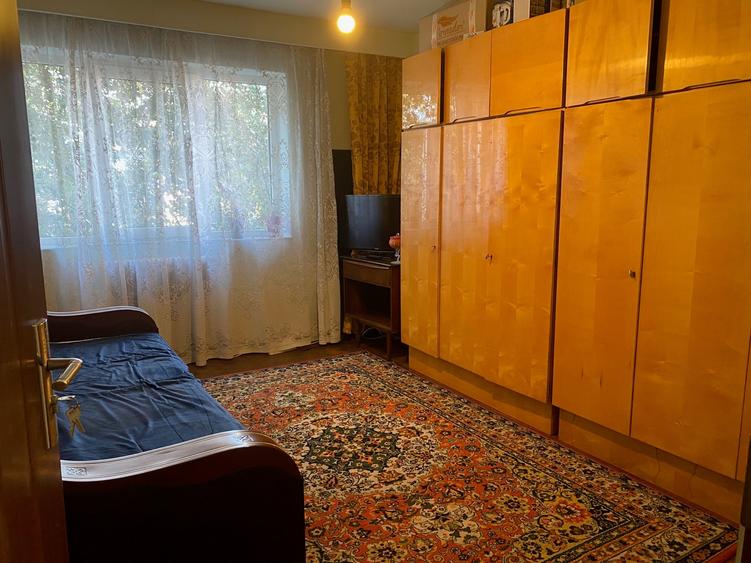 Apartament 3 camere Manastur, str.Padin, zona Piata Flora, decomandat, et.2/4 - 4