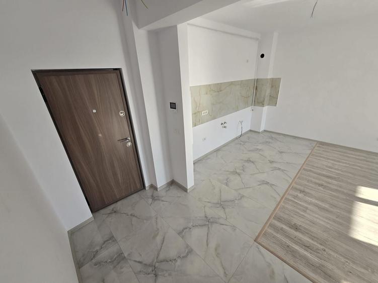 Apartament cu 2 camere decomandat în Girocului