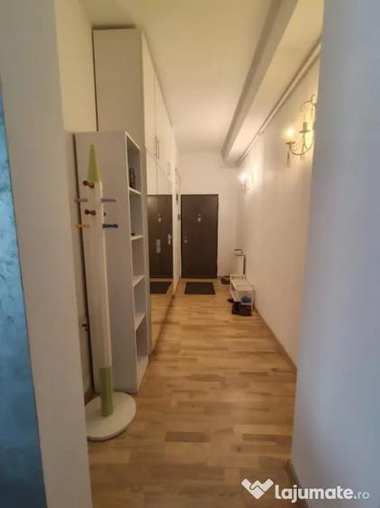 Apartament cu 3 camere semidecomandat, mobilat în Ultracentral