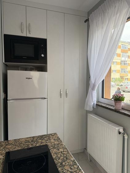 Apartament cu 2 camere decomandat în Exterior Vest
