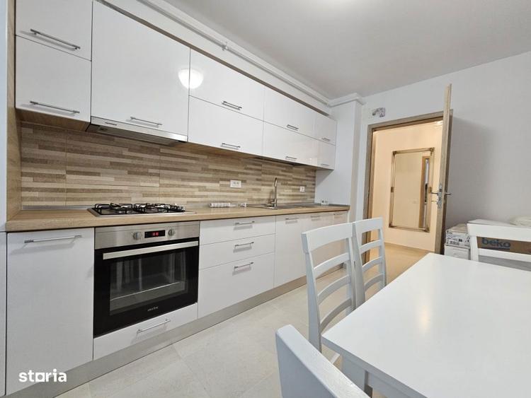 Apartament cu 3 camere, mobilat în Tractorul