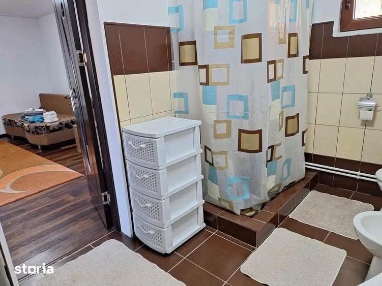 Casă cu 4 camere cu Teren 1070 Mp în Central