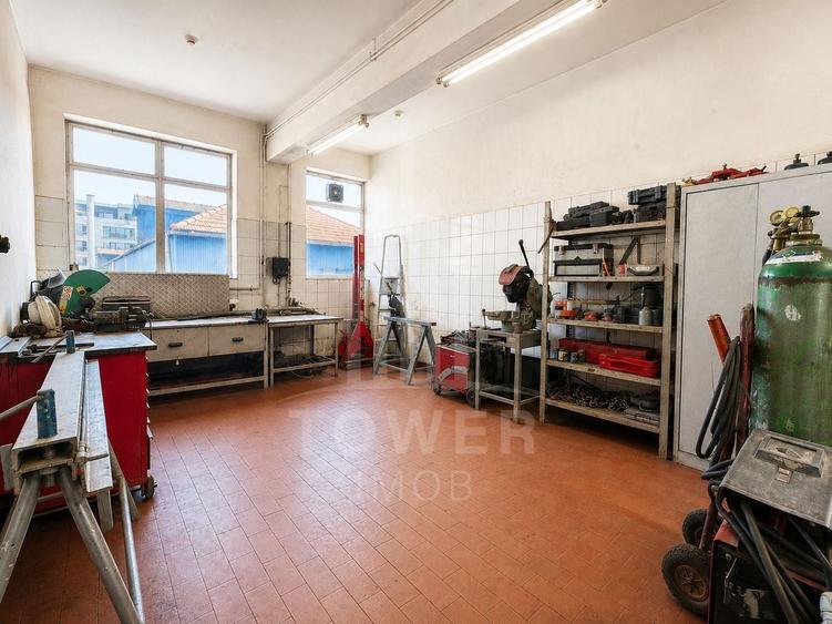 Spațiu industrial, de 1,573 mp, în Vest