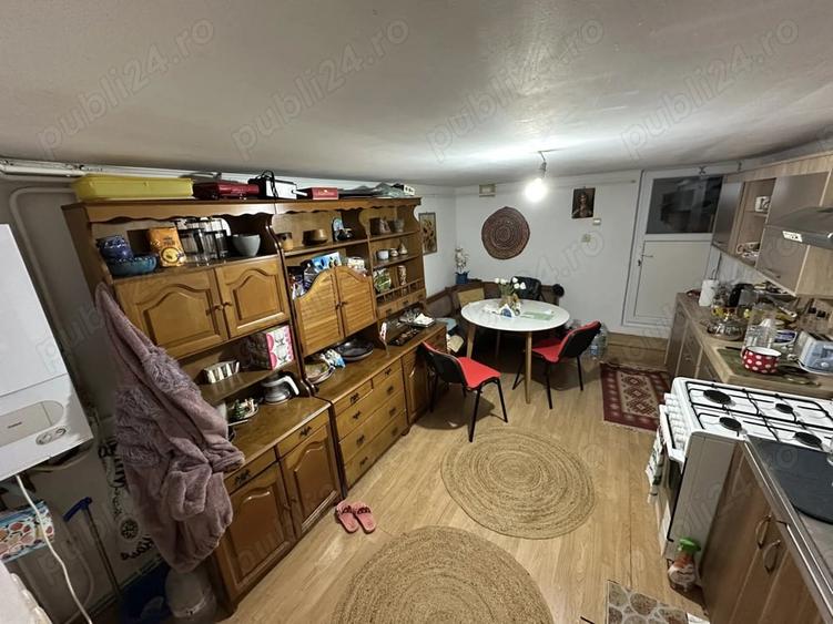 Casă cu 3 camere cu Teren 380 Mp în Central