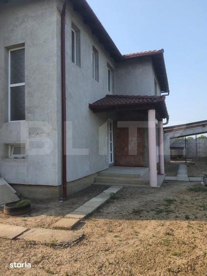 Casă cu 5 camere cu Teren 660 Mp în Ghiroda