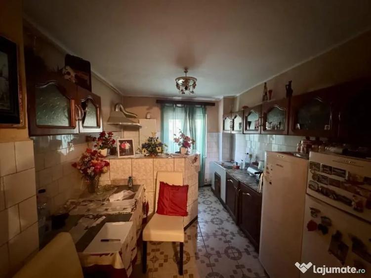 Apartament cu 3 camere decomandat în Ultracentral