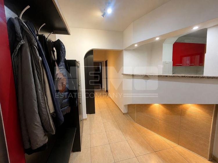 Apartament cu 3 camere semidecomandat, mobilat în Sud-Est