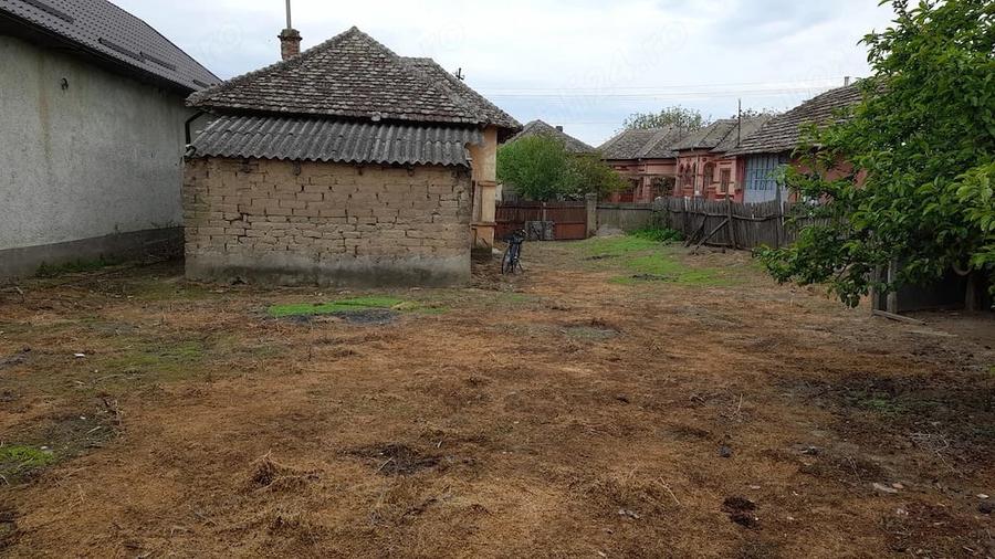 Casă cu Teren 1005 Mp în Central