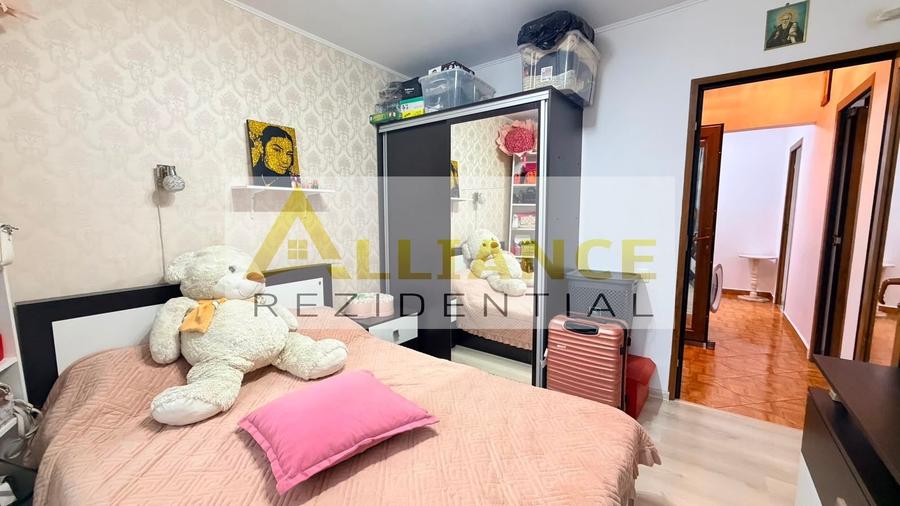 Apartament cu 3 camere decomandat, mobilat în Apărătorii Patriei