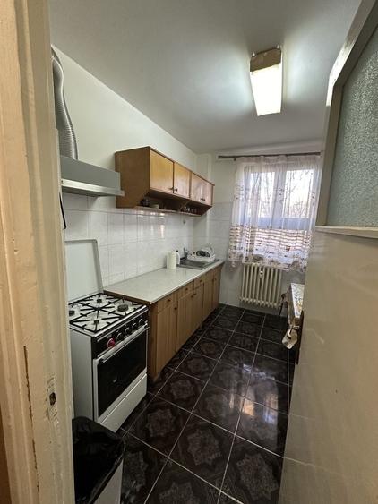 Apartament cu 2 camere semidecomandat în Calea București