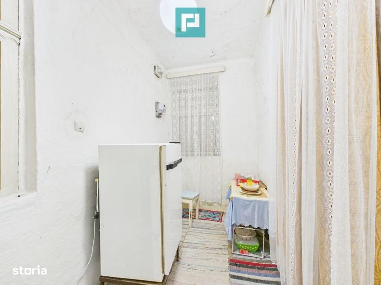 Casă cu 4 camere cu Teren 1461 Mp în Central